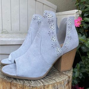 Embroidery floral Ankle Boots